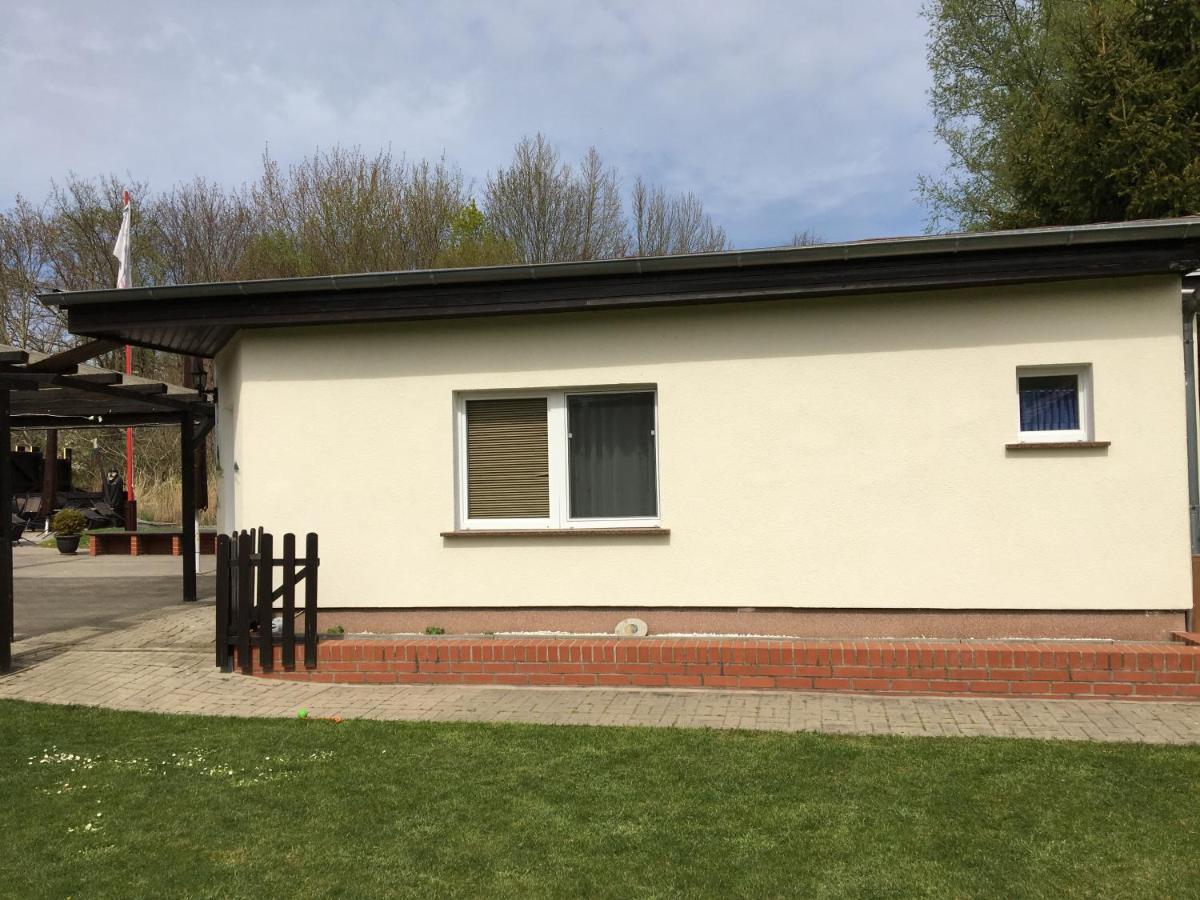 Schoener Ferienbungalow Umgeben Von Natur Und Nicht Weit Zur Ostsee Neubukow Eksteriør bilde